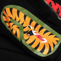 1st Camo Swarovski Shark Full Zip Hoodie - Black -Feature store 1st Camo Swarovski Shark Full Zip Hoodie Black 001ZPK701009M BLK 08 11 25 Feature KN 8