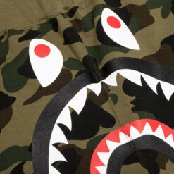 1st Camo Wide Fit Sweat Pants - Green 10 1st Camo Wide Fit Sweat Pants - Green -Feature store A Bathing Ape 1st Camo Wide Fit Sweat Pants Green 001PTJ201003M 04 15 23 Feature KN 7