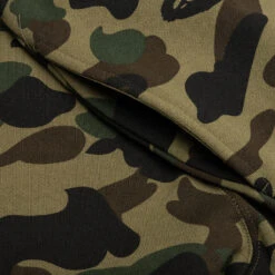 1st Camo Wide Fit Sweat Pants - Green 11 1st Camo Wide Fit Sweat Pants - Green -Feature store A Bathing Ape 1st Camo Wide Fit Sweat Pants Green 001PTJ201003M 04 15 23 Feature KN 8