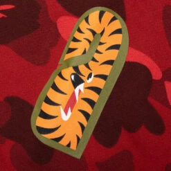 Color Camo Embroidery Shark Crewneck - Red -Feature store A Bathing Ape Color Camo Embroidery Shark Crewneck Red 001SWJ201003M RED 04 20 23 Feature DV 8