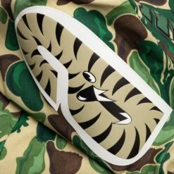 Bape Art Camo Shark Hoodie - Green 14 Bape Art Camo Shark Hoodie - Green -Feature store Bape Art Camo Shark Hoodie M Green 001ZPJ801055IGRN 02 15 24 Feature KN 11
