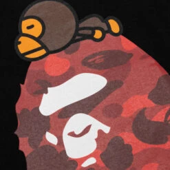 Color Camo Milo On Big Ape Tee - Black/Red 10 Color Camo Milo On Big Ape Tee - Black/Red -Feature store Color Camo Milo on Big Ape Tee Black Red 002TEK801006M BKB 09 03 24 Feature JP 6