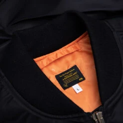 Shark Ma-1 - Black 9 Shark Ma-1 - Black -Feature store Shark Ma 1 Black 001HJK701003M BLK 08 11 25 Feature KN 7