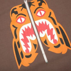 Tiger Tee - Brown -Feature store Tiger Tee M Brown 001TEJ801005MBRW 12 05 23 Feature VR 5